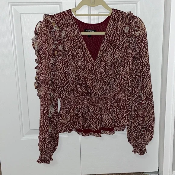 Express Printed Ruffle Wrap Peplum Top - Picture 6 of 8